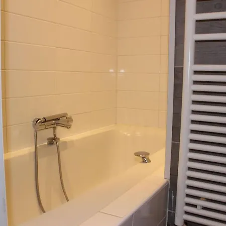 Le Jane : Centre Ville, Garage, Balcon Lejlighed Annecy